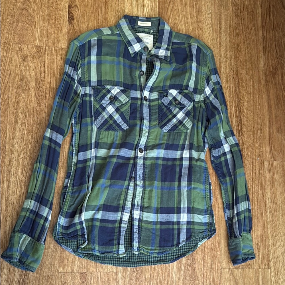 American Eagle Outfitters Green and Blue Plaid Casual Button Down Shirt
